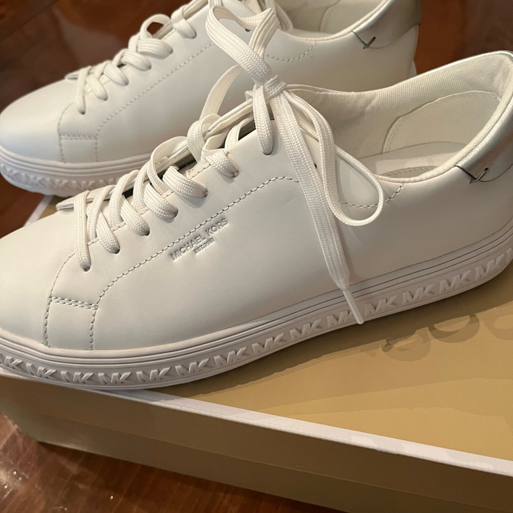 Michaels Kors Grove Leather Lace Up Sneaker